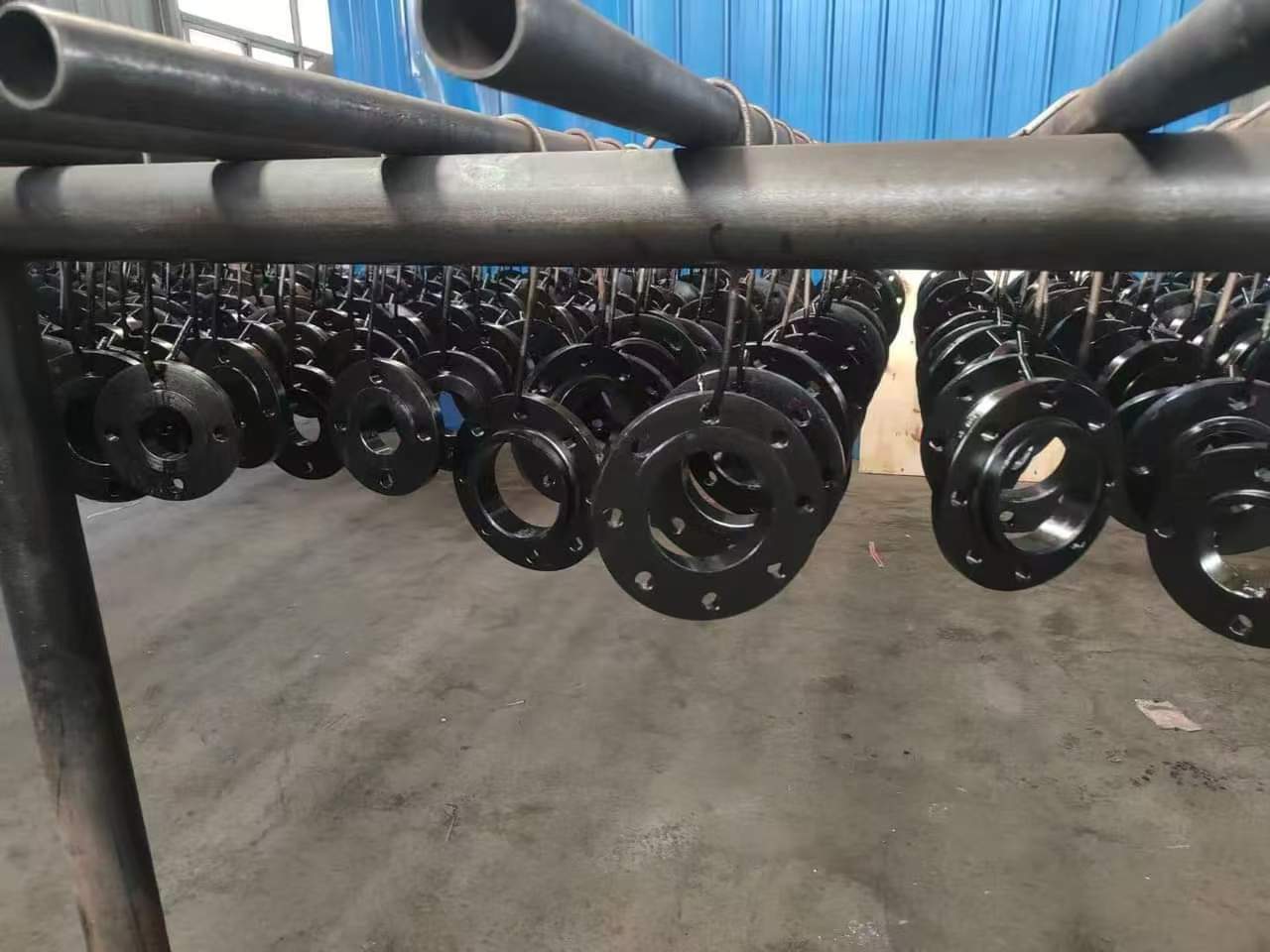 Black painted flange